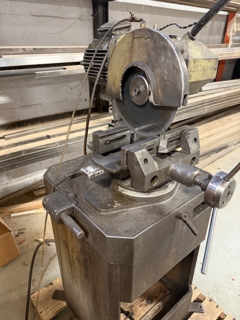 Startrite Metal Cold Saw , Miter , 2 Speeds With Coolant Pump