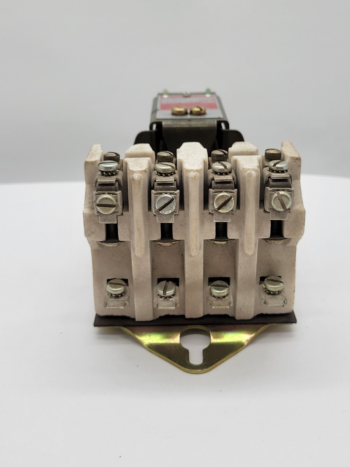 Square D 501 BH0-31 Machine Tool Relay 15A 4P 600V Series A 120/110V Coil