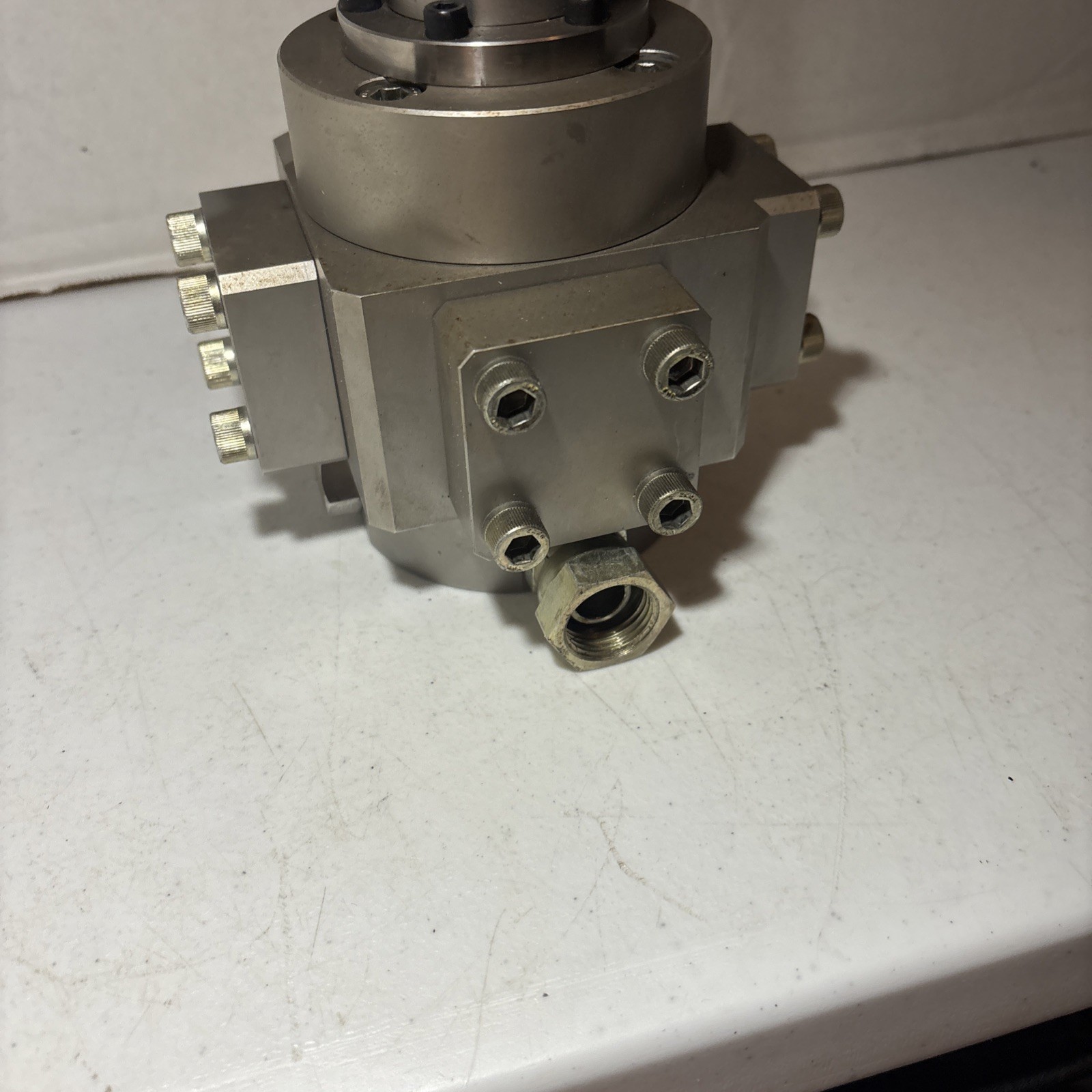 Max Machinery 286-313 5-30V Flow Transmitter W/ 214-593 Piston Flow Meter