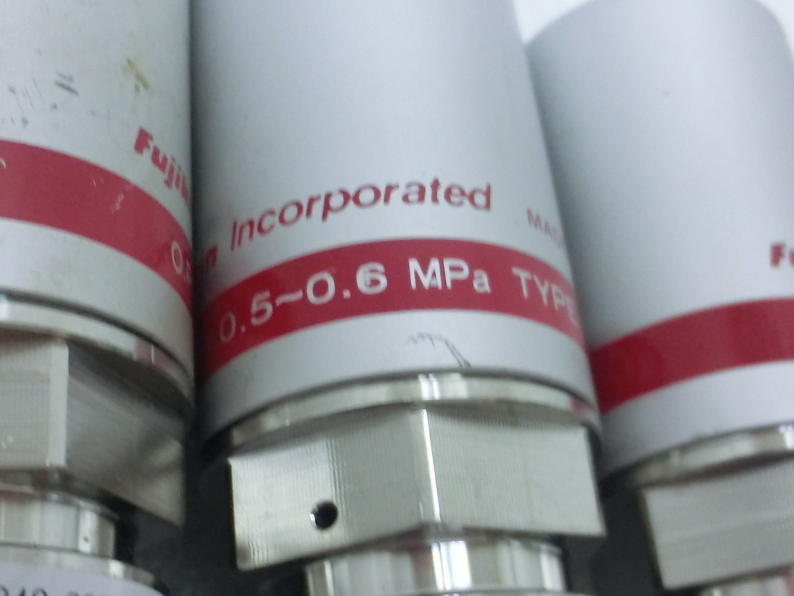 4pcs Fujikin 565601 Lam 766-197842-003 Rev B O.P. 0.5~0.6mPa N.C. Diaphragm~9934