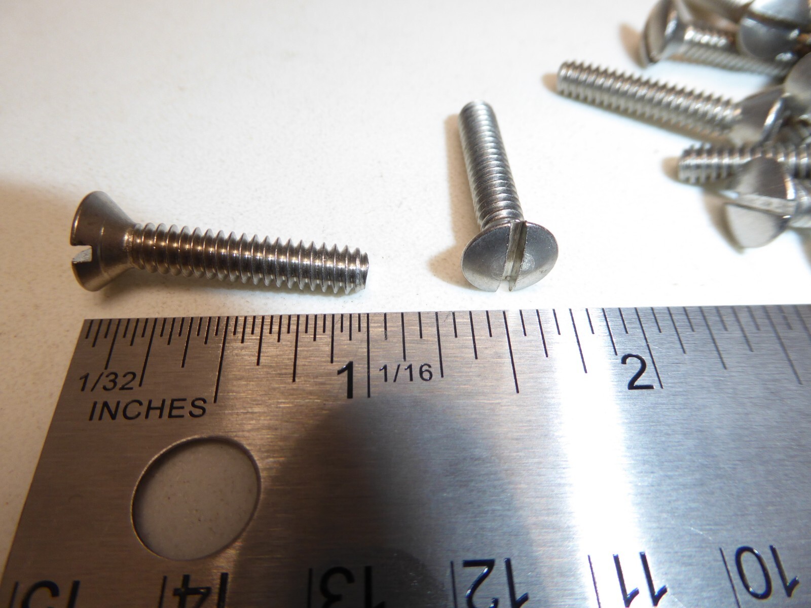 10-24 x 1″ Oval Head Slotted Machine Screw SS 18-8 VINTAGE USA Made Qty 25