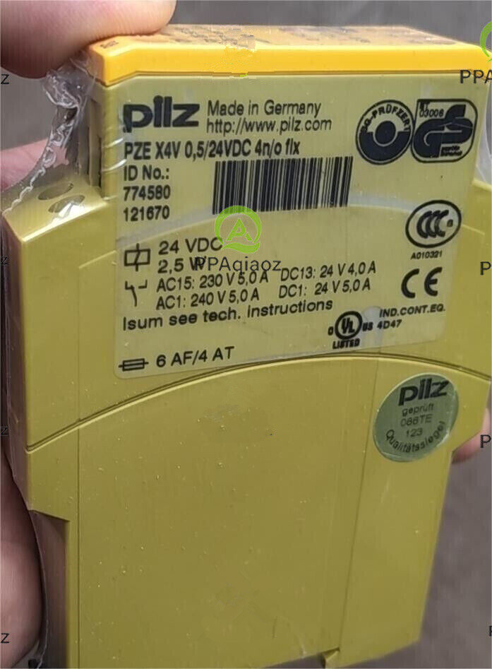 774580 NEW PILZ Safety Relay PNOZ X4V 774580