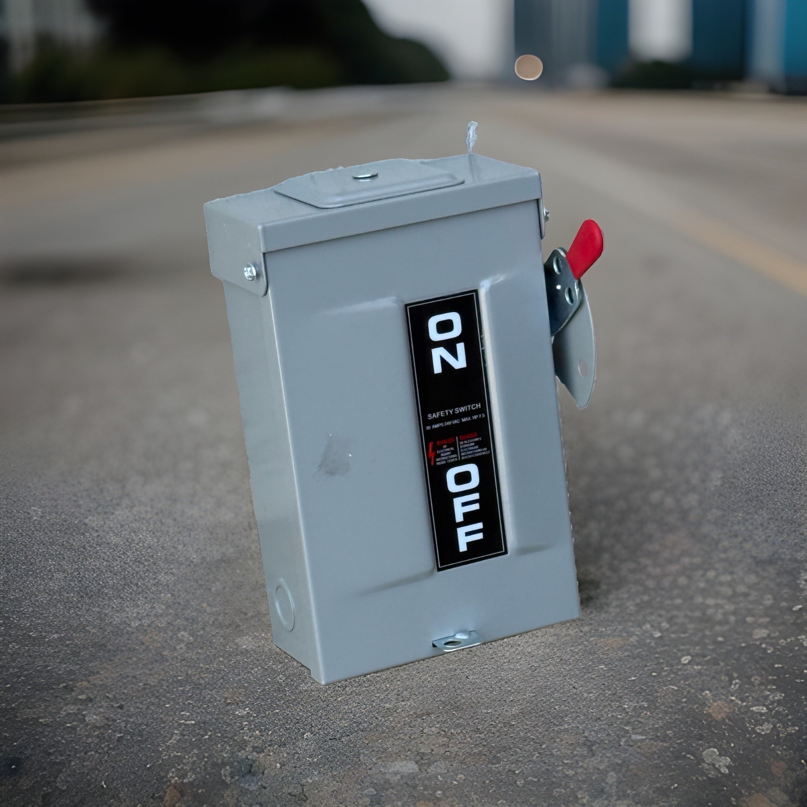 Enclosure 30 Amps Safety Disconnect Switch 240VAC-250VDC 3-poles Fuseable NEM 3R