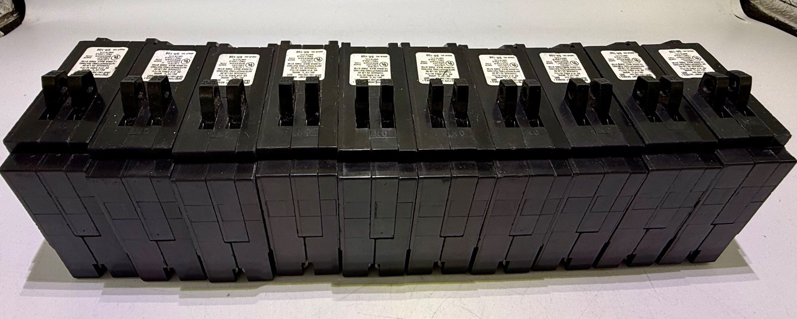 Square D HOMT2020 20 amp Twin 1 Pole Circuit Breaker NEW!! (LOT OF 10)
