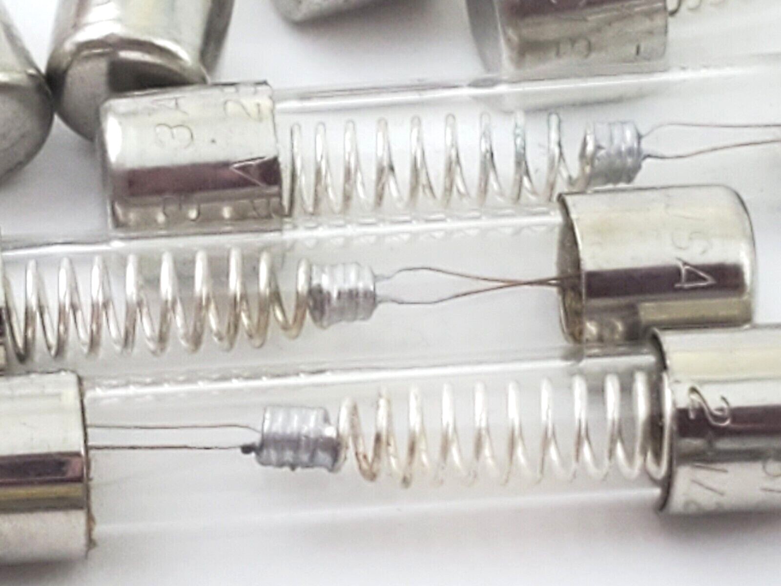 Lot of 10 Littelfuse 313 Vintage Glass Fuses 2-1/2 Amp 250V Slow Blow 1/4 x1-1/4