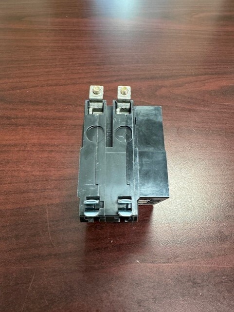 QOB2501021 QOB250-1021 2Pole 50Amps 120/240Volt 120V w/Shunt BOLT-ON SquareD NEW