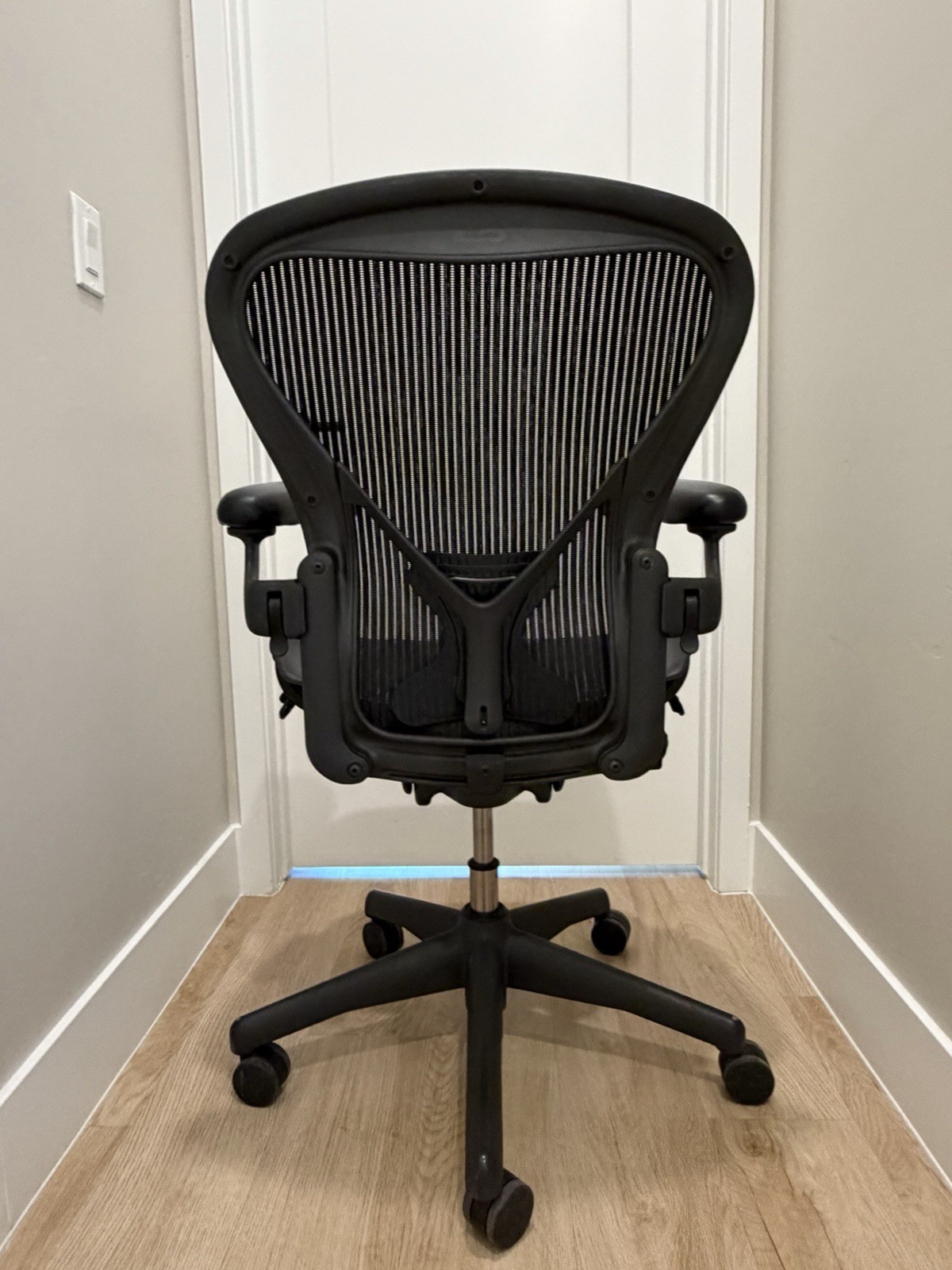 Herman Miller Aeron Classic Desk Chair | Size C | Black | 9.5/10