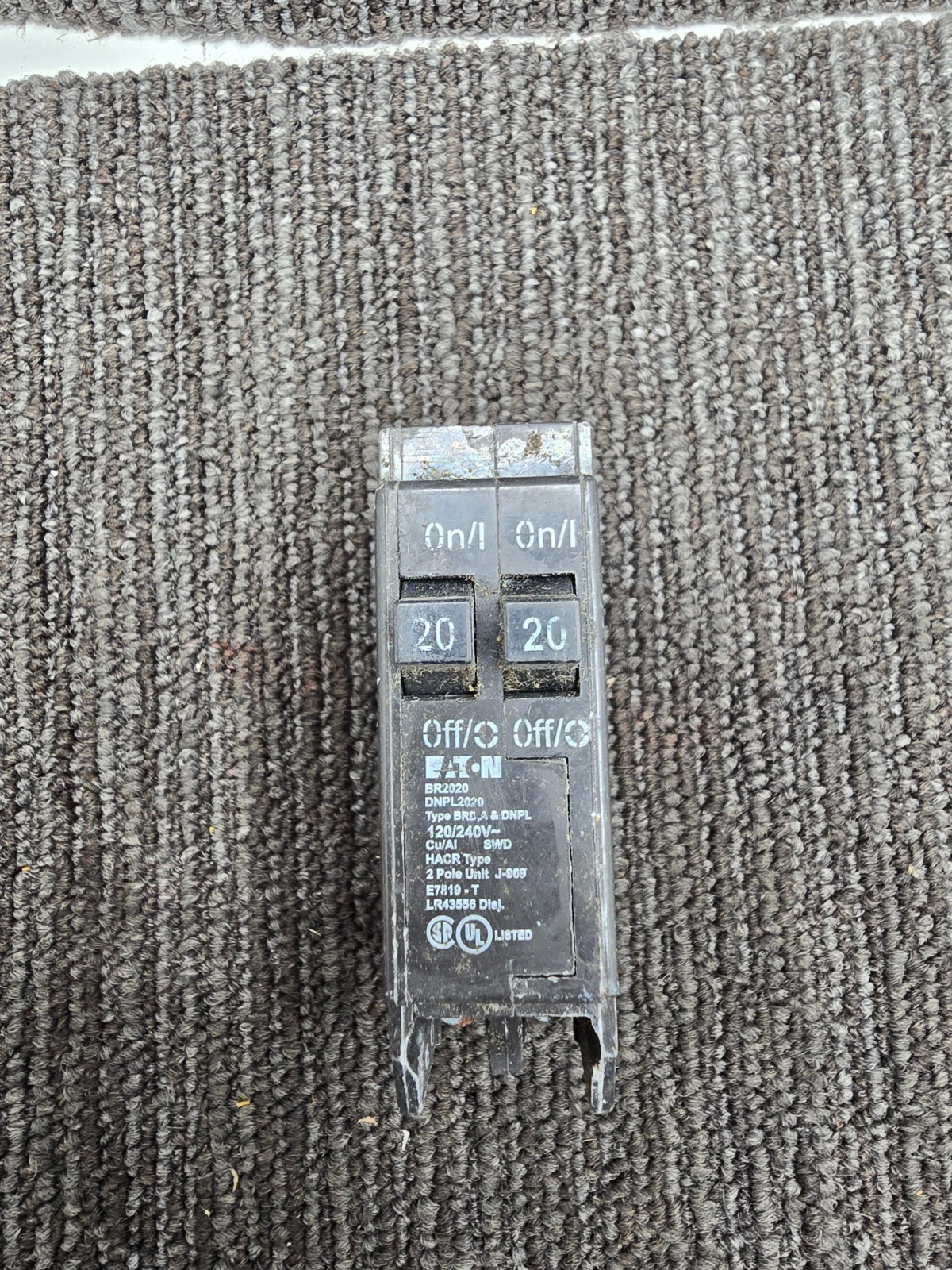 Eaton BR2020 Tandem Circuit Breaker W/O Rejection Clip 20A 2-Single Pole