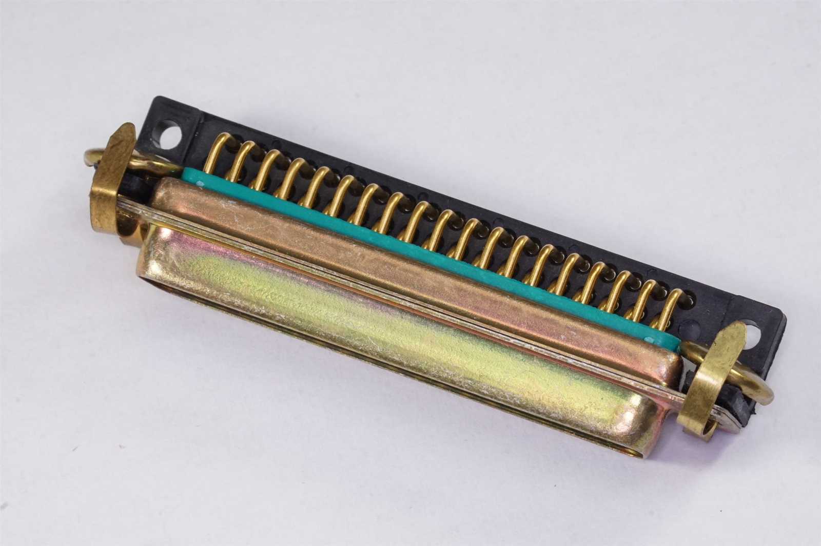 M24308/24-28F Cinch D-Sub Connector Plug 37 Pos Male C Shell DC Right Angle NOS