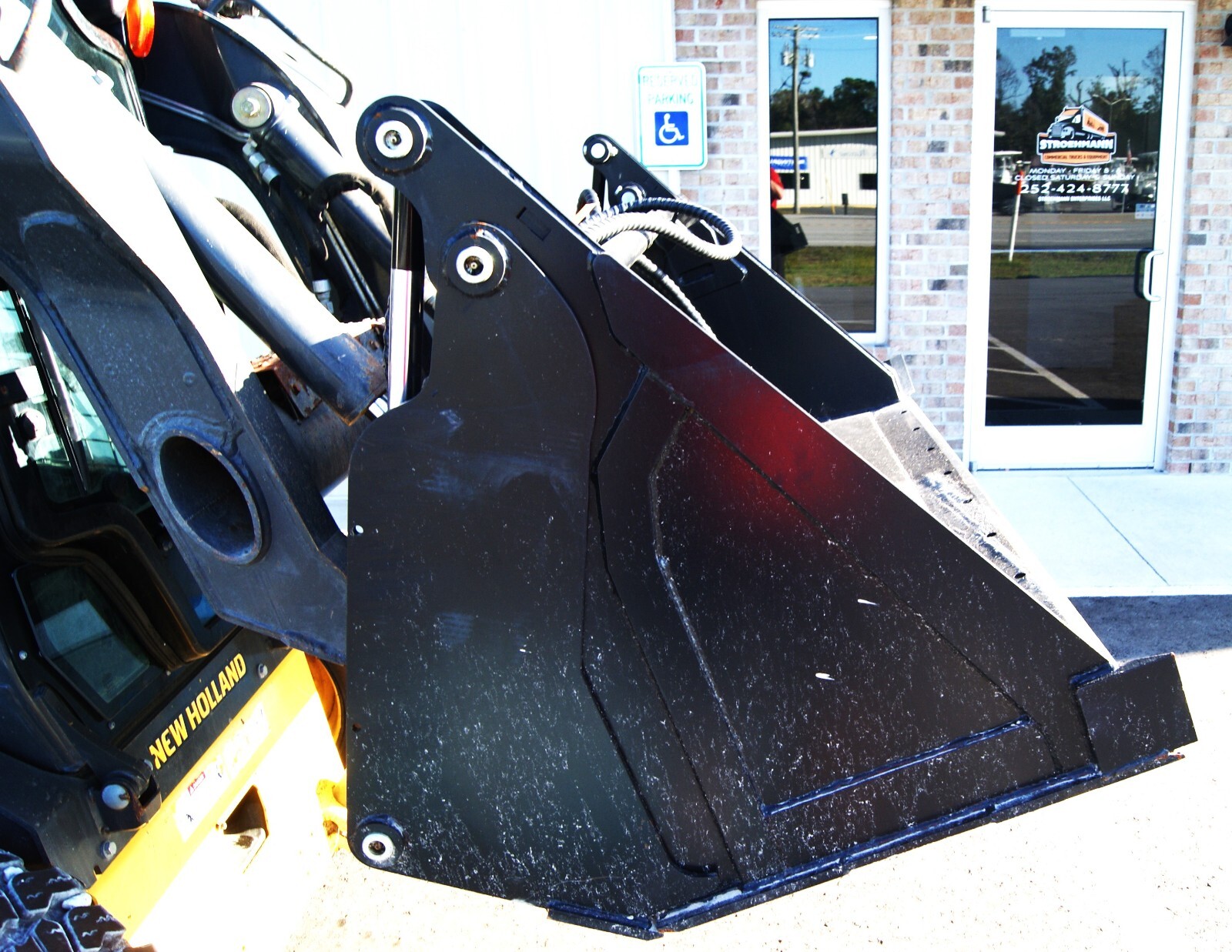 NEW 72″ Skid Steer Bucket 4-in-1 Combo