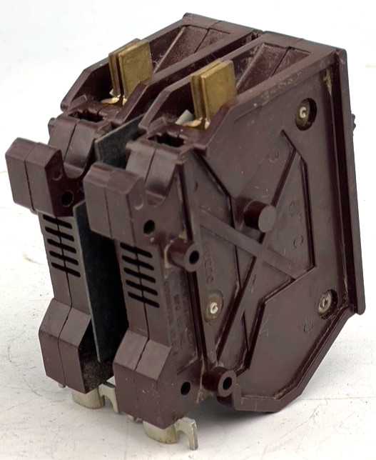 Wadsworth 50 Amp 2 Pole Type A Circuit Breaker 240V 50A A250 — Broken Metal Back