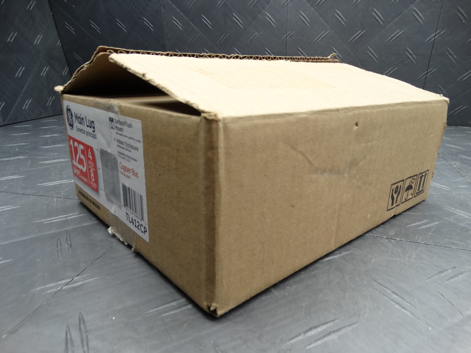 GE PowerMark Plus 125A 4-Space 8-Circuit Indoor Main Lug Circuit Breaker Panel
