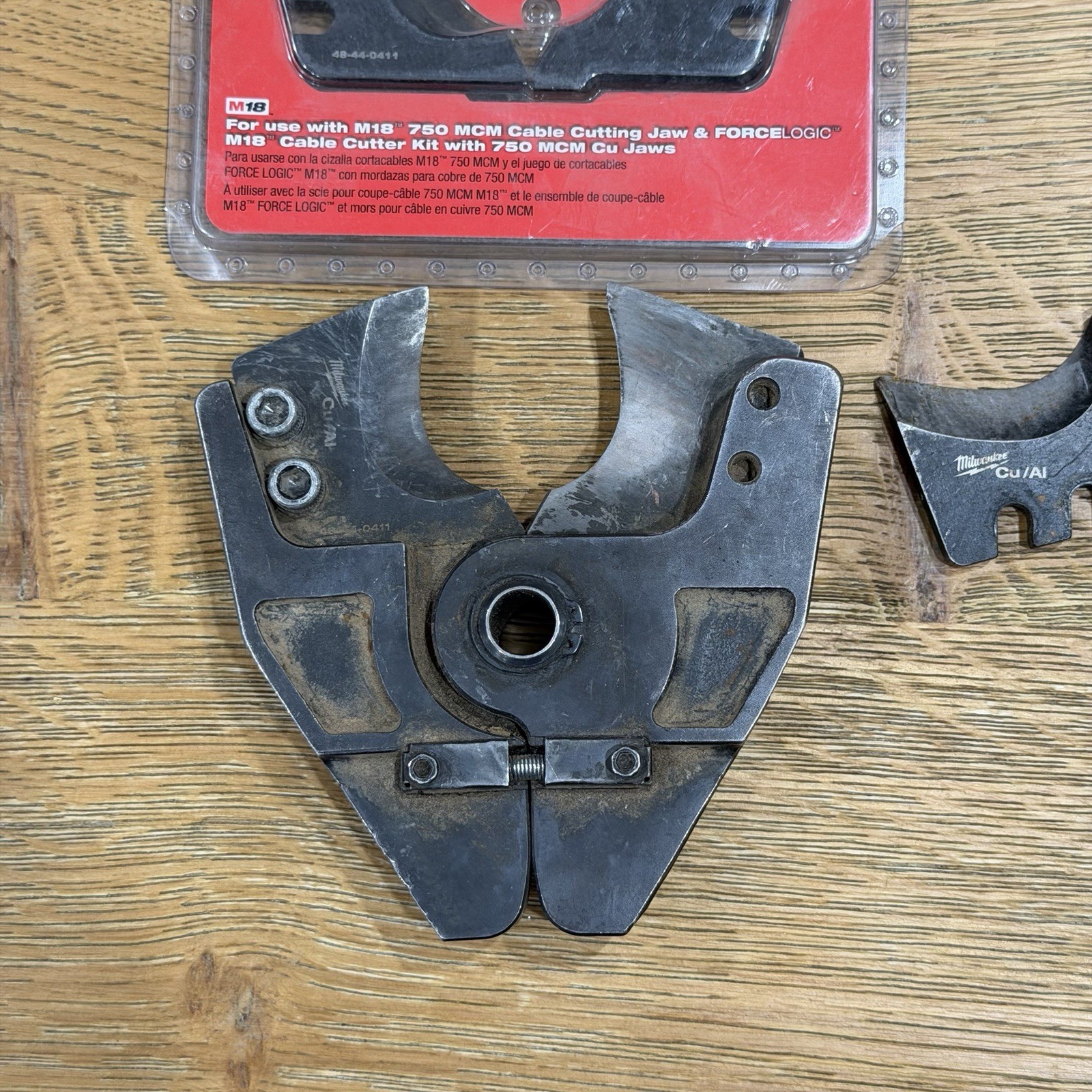 Large Lot Of Milwaukee M18″ 750 MCM Cable Cutting Jaw 49-16-2772 And Extra Blade