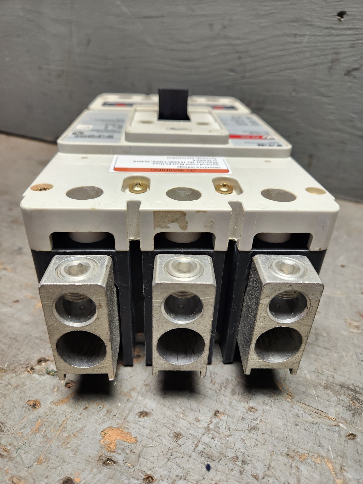 Eaton KD3400F 400A 600V 3 Pole Circuit Breaker with KT3400T 400A Trip Unit