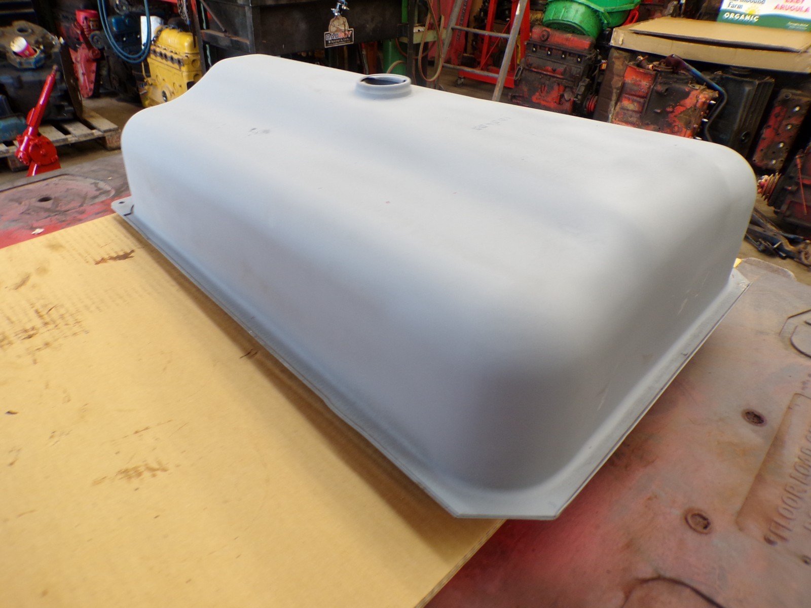 Ford NAA JUBILEE 600 800 TRACTOR GAS TANK NAA9002E