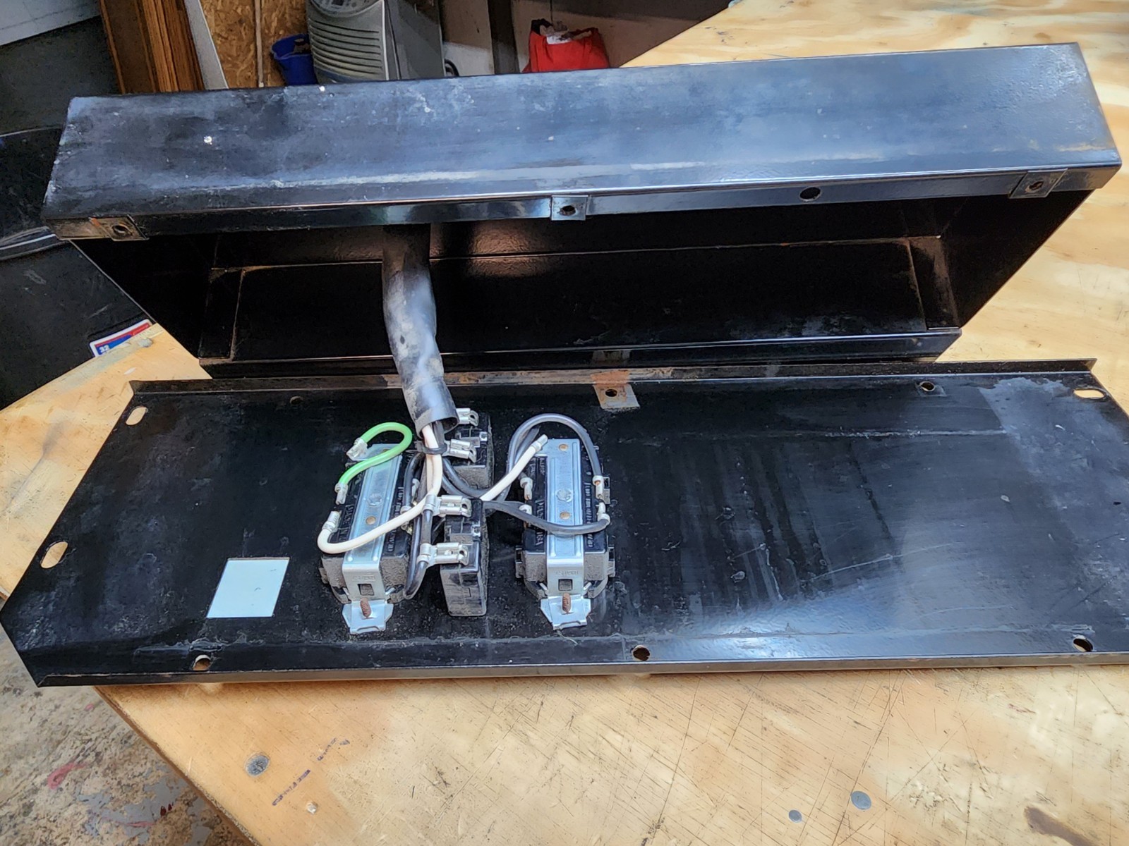 Older 1990’s COLEMAN POWERMATE Maxa ER Plus 5000 GENERATOR Control Panel Used