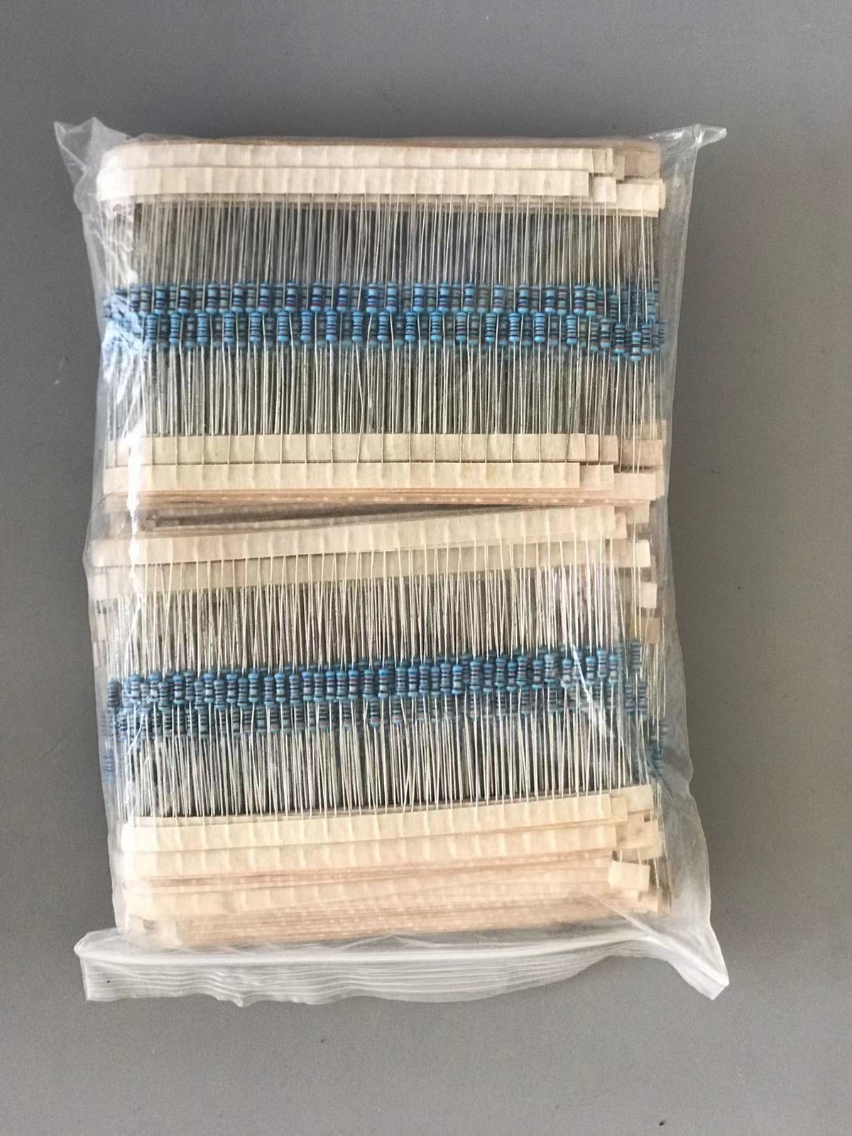 2600 Pcs 130 Values 1/4W 0.25W 1 ohm- 3M ohm Resistors Kit Assortment Set 1%