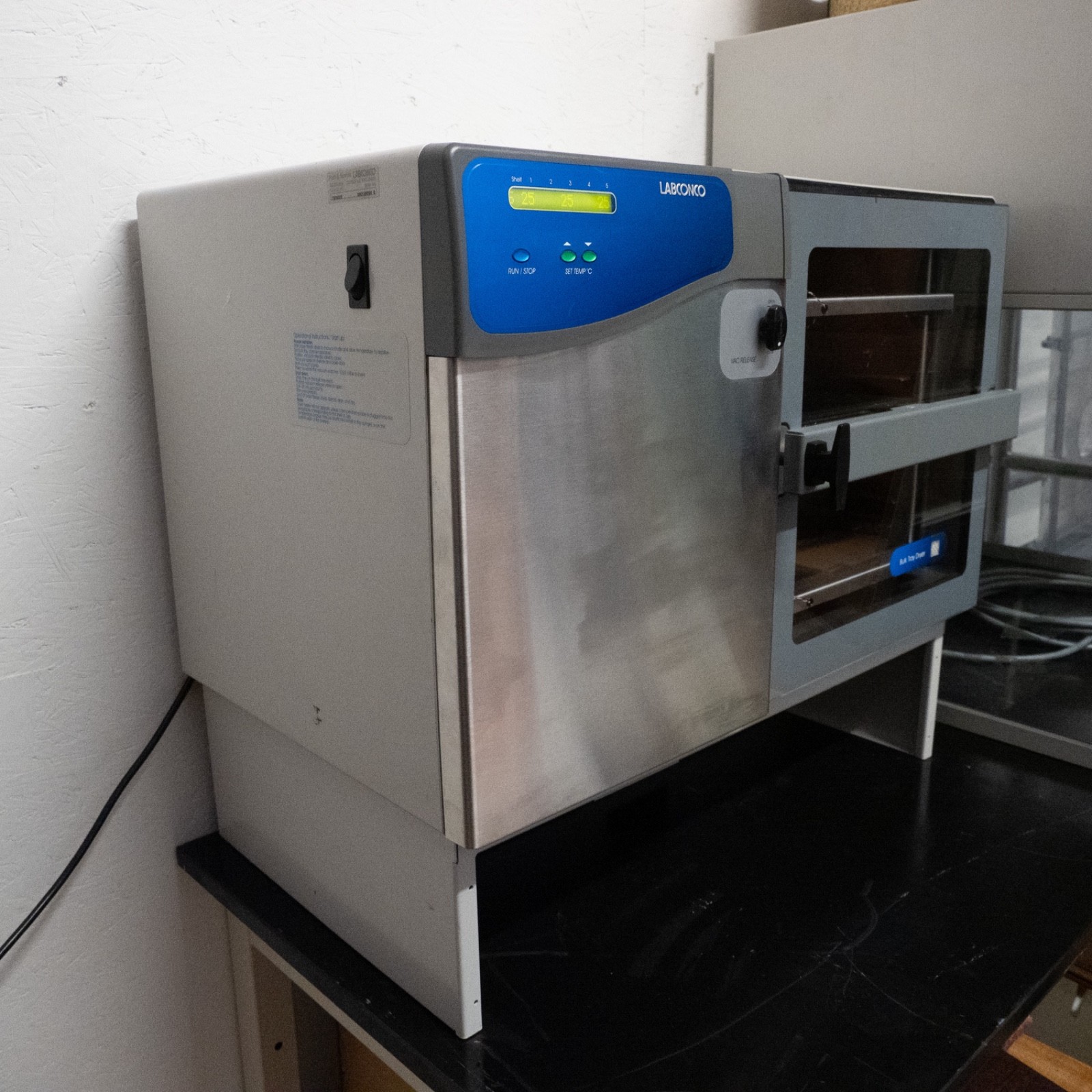 Labconco FreeZone Bulk Tray Dryer 7806020 Heated Shelf Lyophilizer Tested