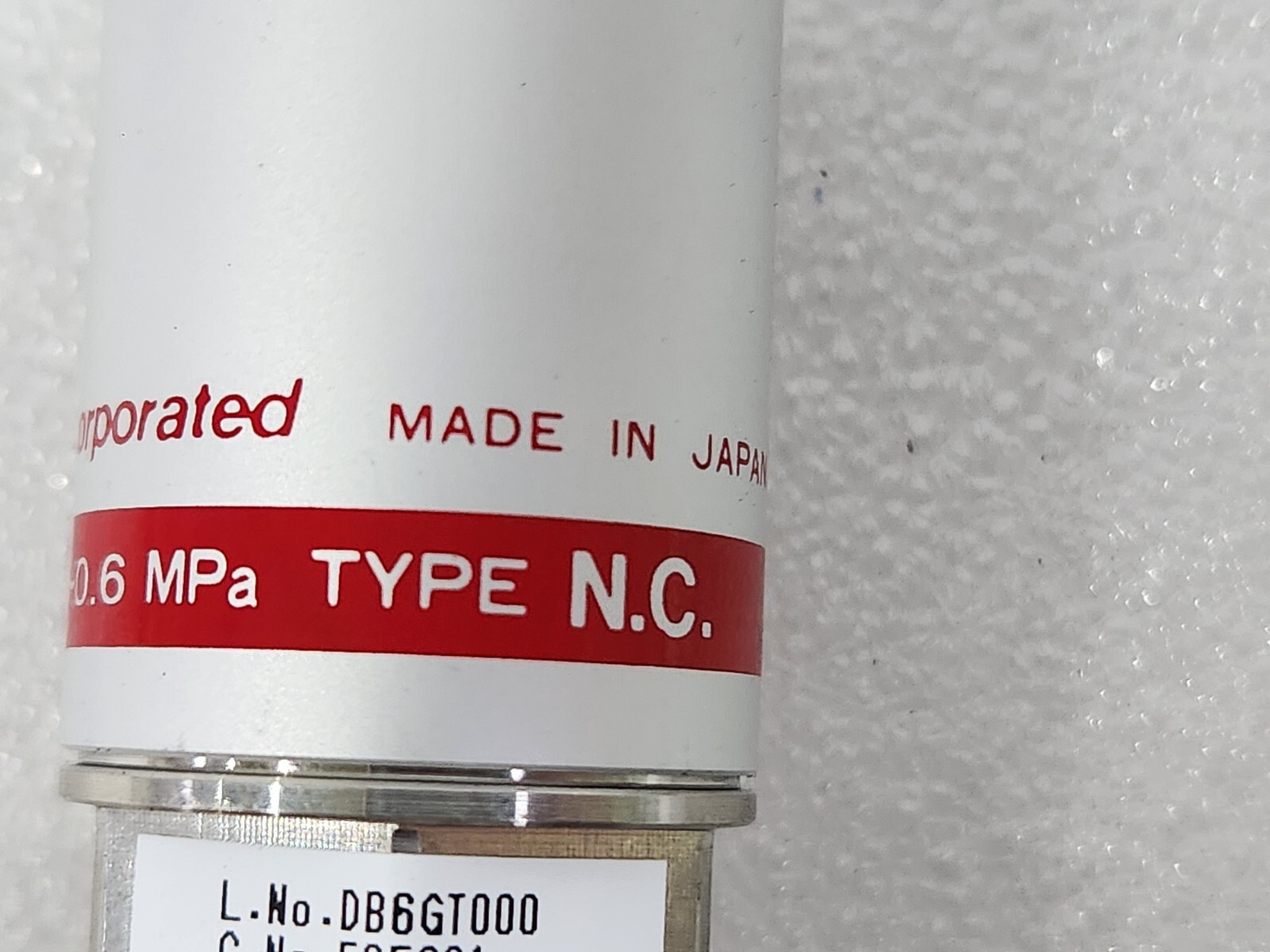 FUJIKIN DIAPHRAGM VALVE TYPE N.C. O.P 0.5~0.6MPa / 3846
