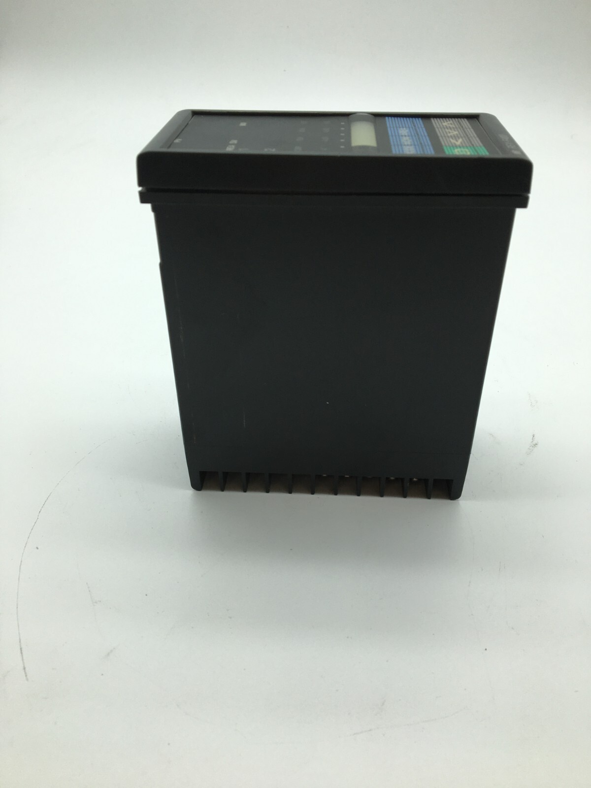 RKC REX-F400 F400FJ08-M*NP-NNN-NN Temperature Controller 100-240VAC 8VA/11VA