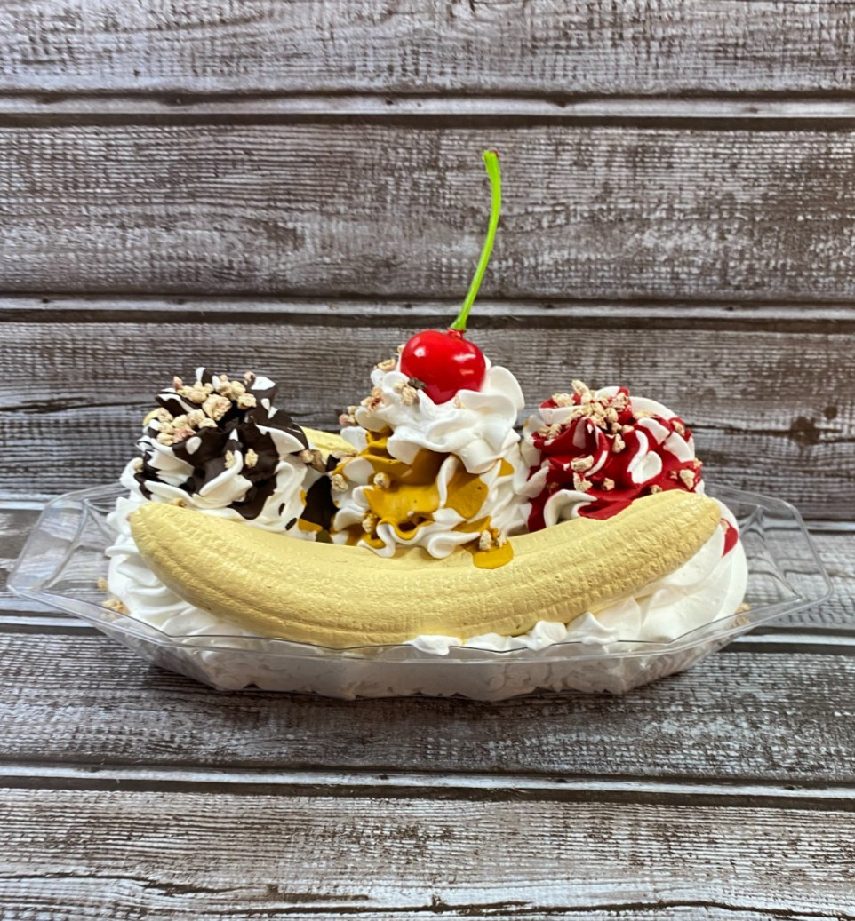 Display Fake Food Prop Banana Split Sundae with Cherry and Fake Nuts F0375