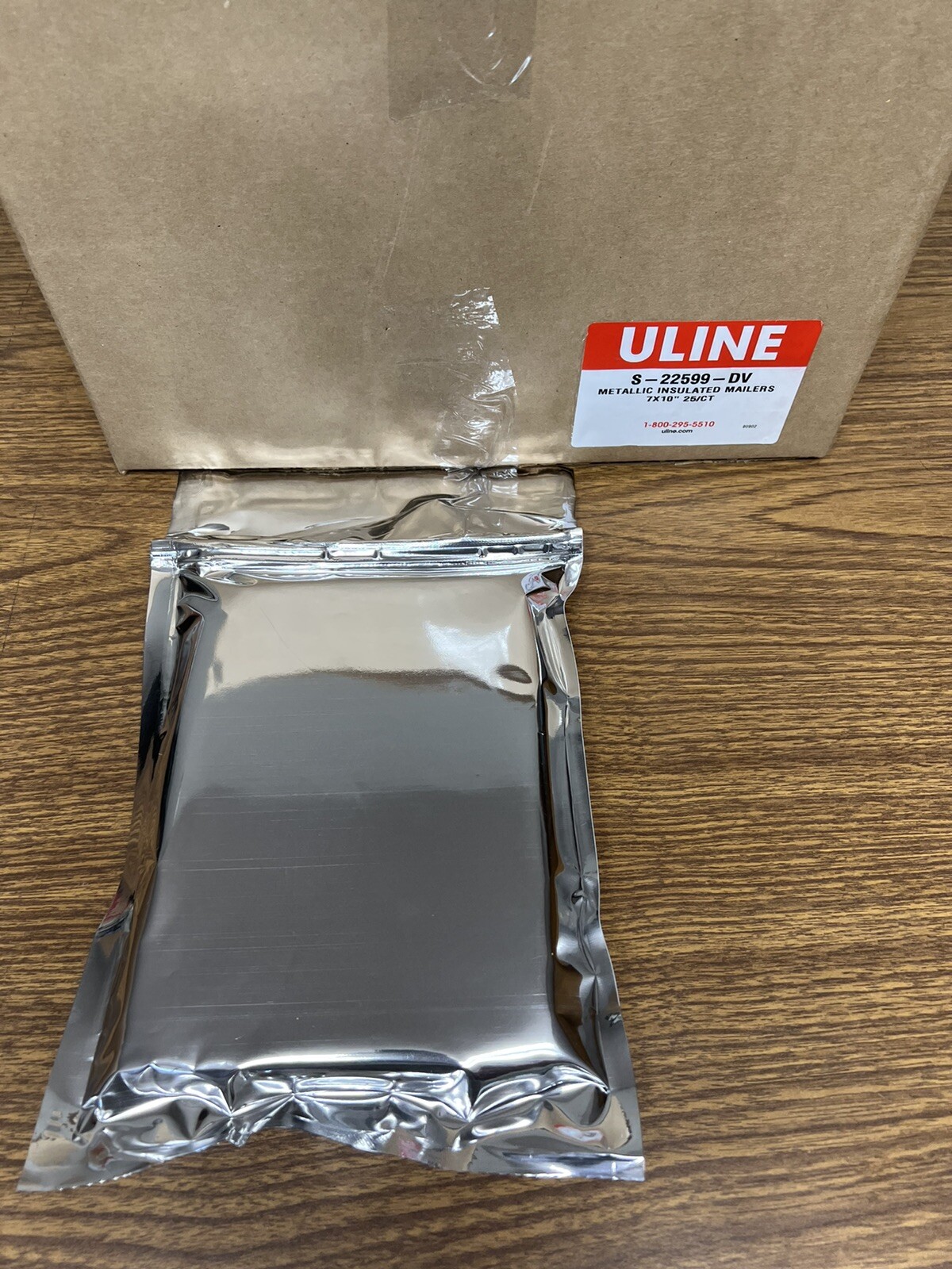 Metallic Insulated / Padded Mailer – 7 x 10” – Uline S-22599 – Case of 25