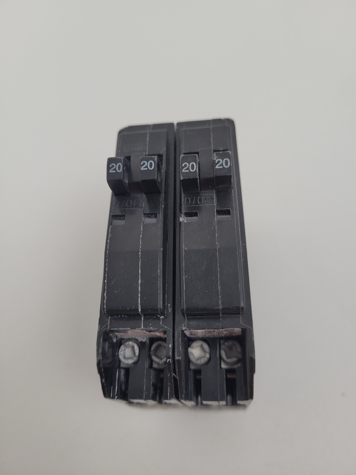 Lot of 2 – QOT2020 Square D 20 Amp 1 pole Circuit Breaker – Next Day Option