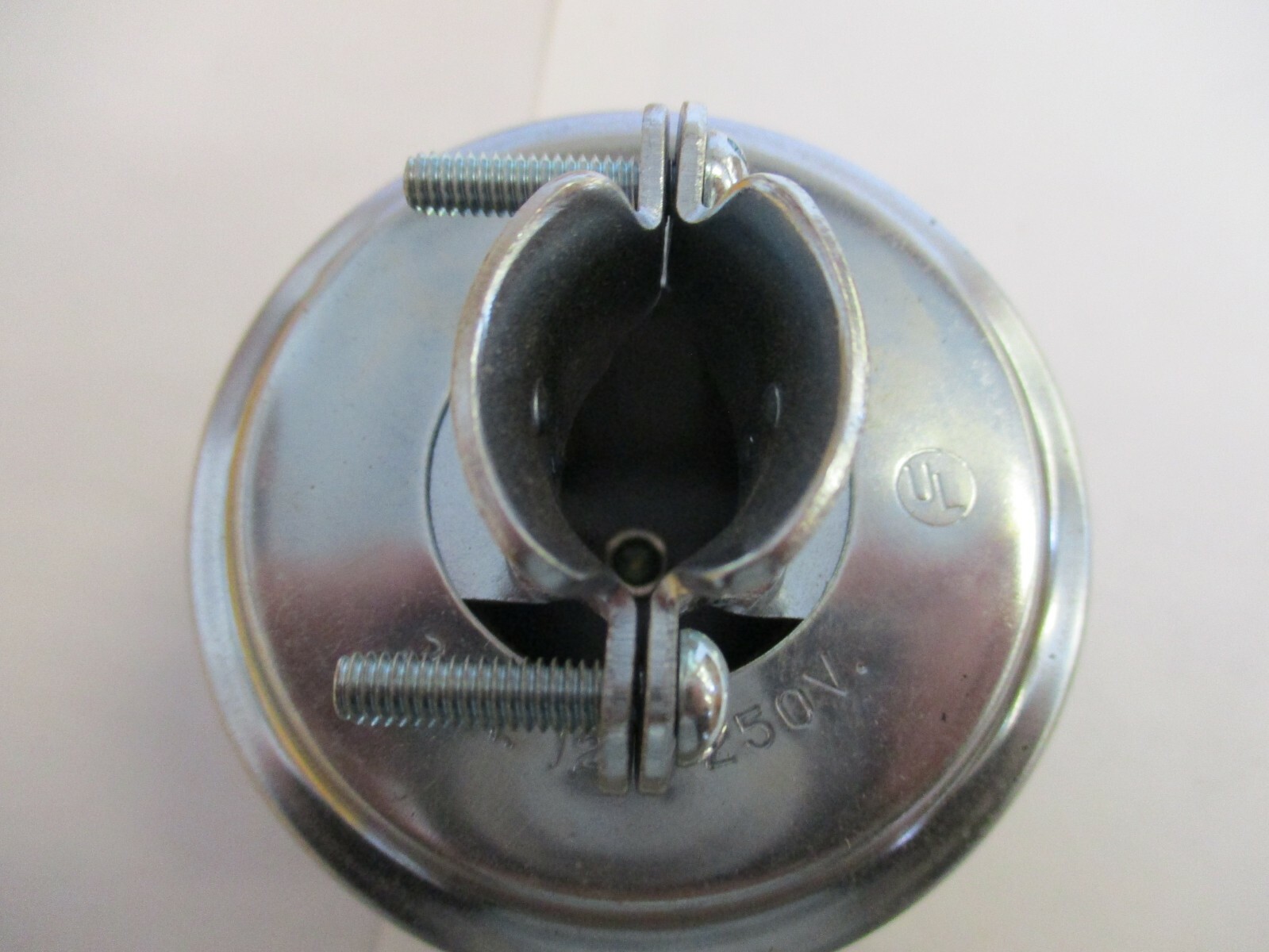 Hubbell 9341 Armored Connector Body 3W 30A 125/250V AC or DC