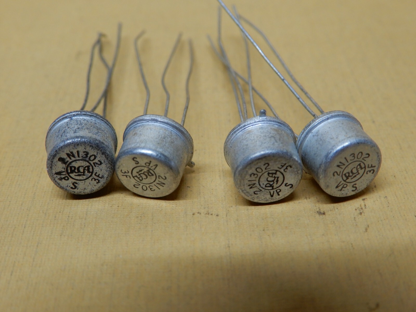 RCA 2N1302 Germanium NPN Transistors Qty 4 NOS Sample Hfe Shown