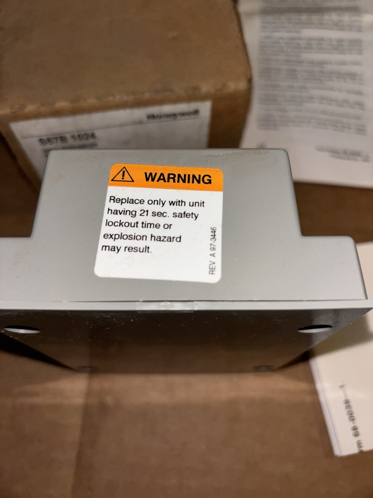 S87B 1024 / Honeywell Direct Spark IGNITION CONTROL MODULE, 21 SEC. LOCKOUT, NOS