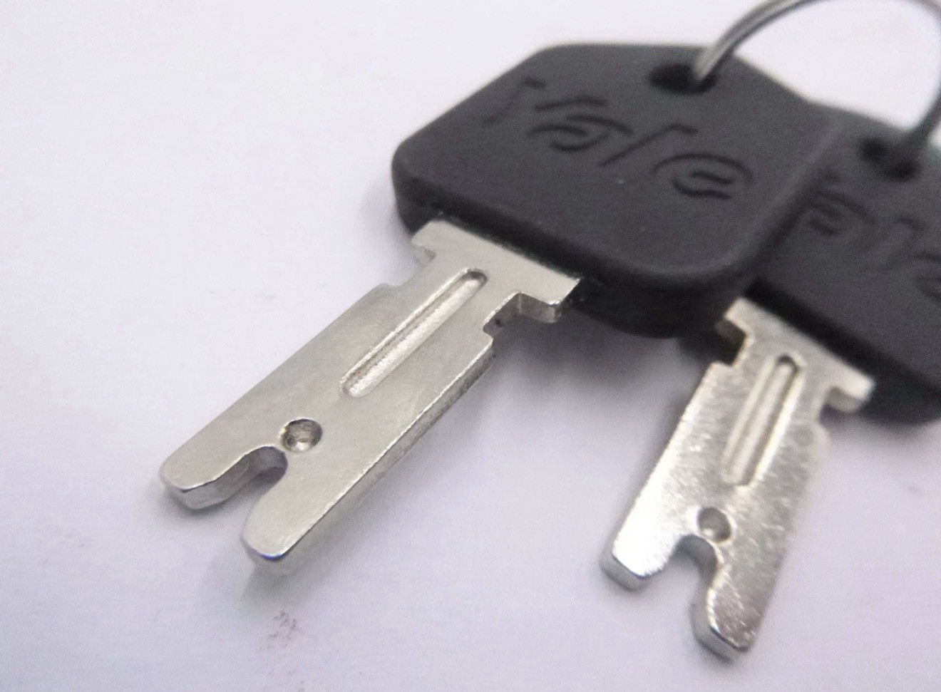 Pair OEM Yale Forklift Keys Rubber Cover Handle With Key Ring