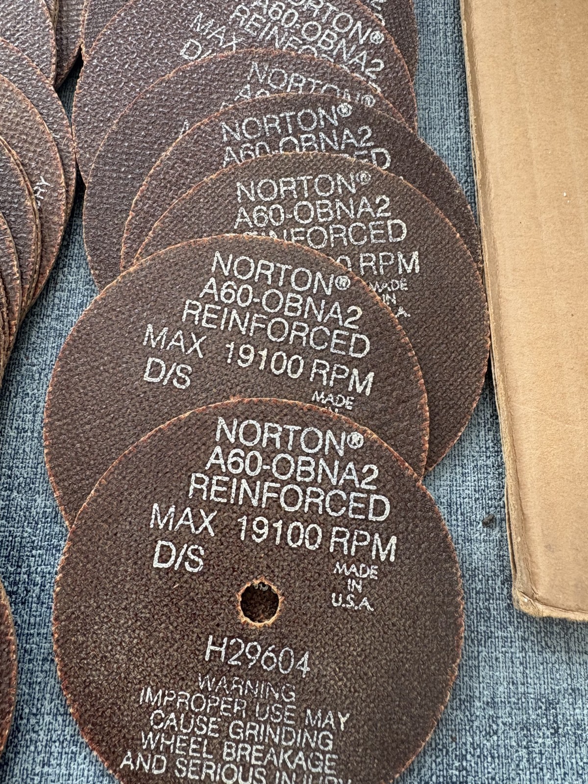 Norton 4x.040×3/8″ A60-OBNA2 H29604 Toolroom Cut-Off Wheels – Pack of 31