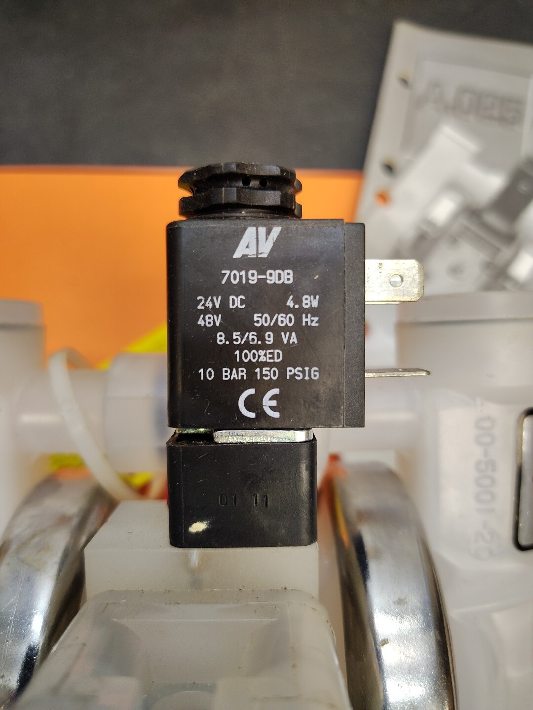 Wilden 00-9852 Diaphragm Pump WITH AUTOMATIC SOLENOID VALVE 7019-9DB