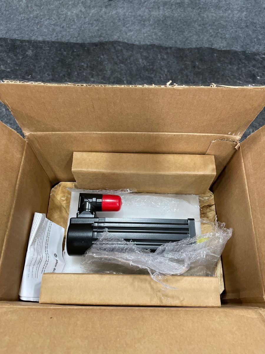 ALLEN BRADLEY Kinetix VP Low Inertia Servo Motor VPL-A0632F-PJ14AS