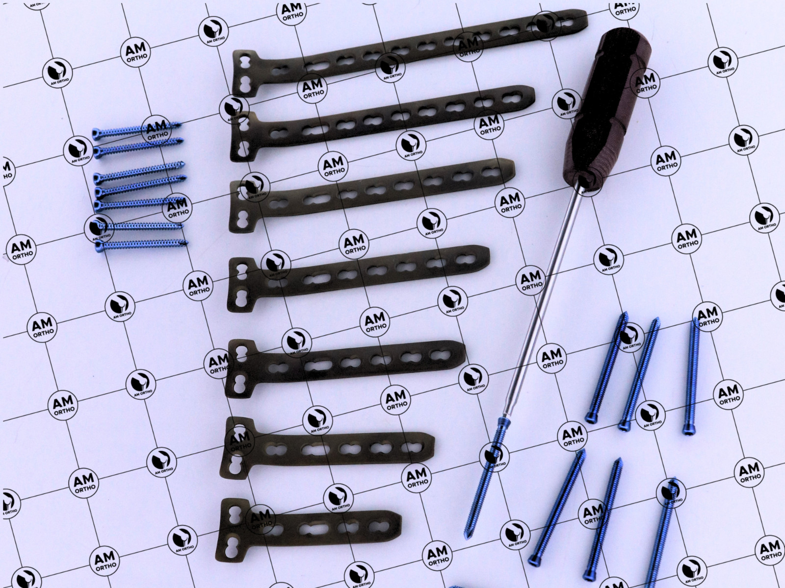 4.5/5.0mm Ṕroximal Ḿedial Tibià T Ṕlàtes 4-10Holes With LCP Screw 113Pcs Set Ti
