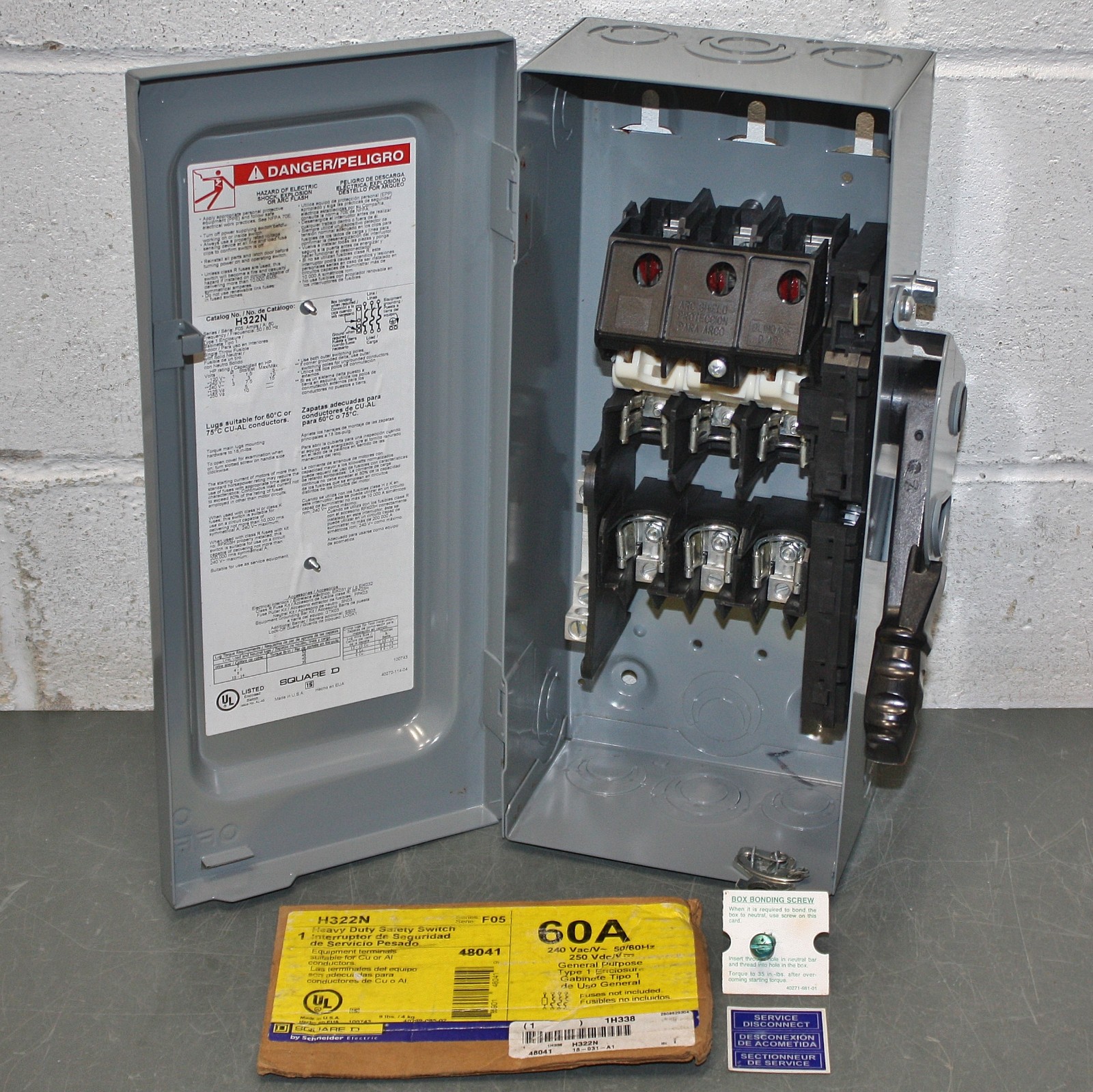 Square D Fusible Disconnect Safety Switch H322N, 240V AC, 3PH, 60A, Heavy Duty