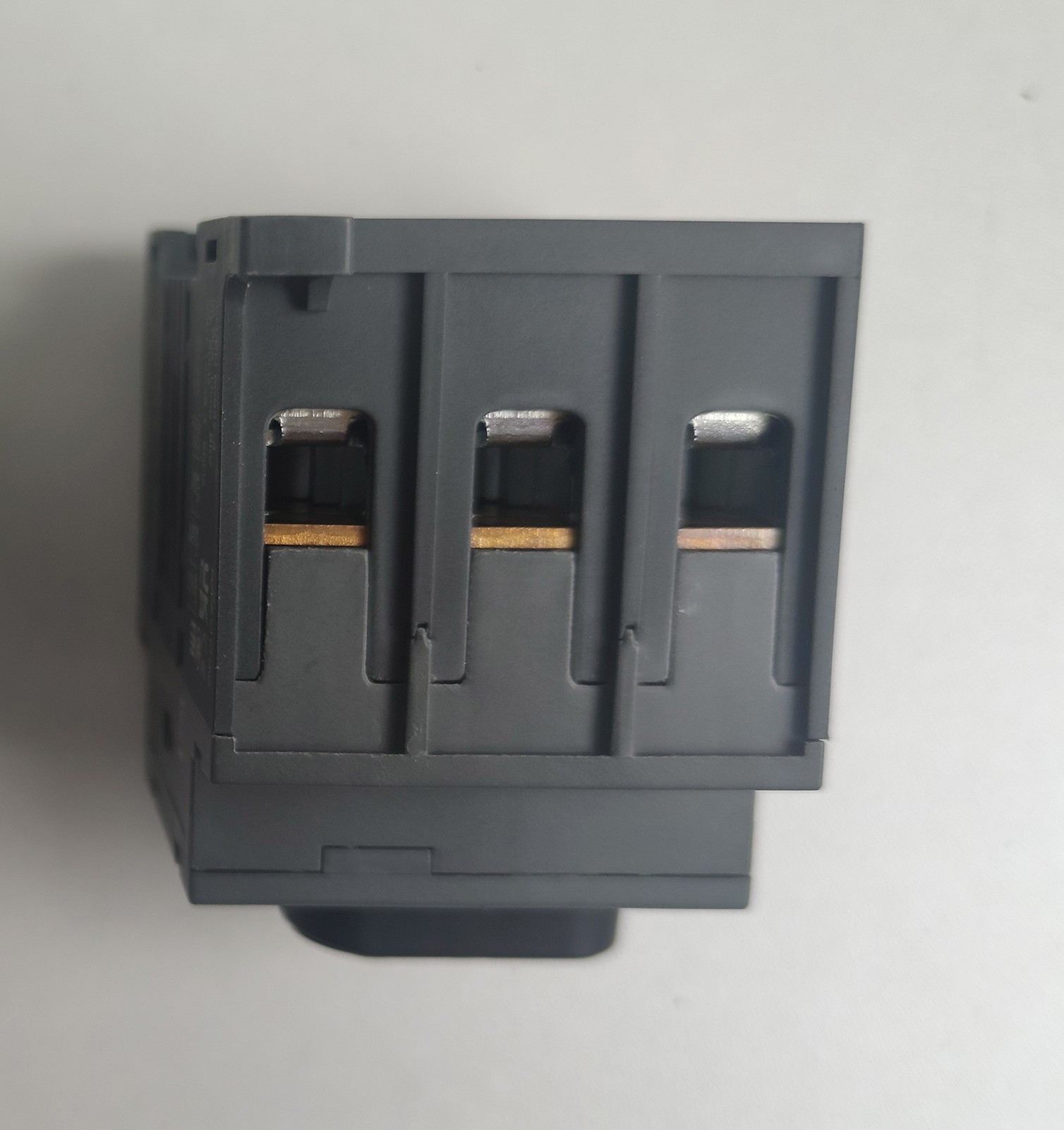 ABB OT80F3 Switch Disconnector 1SCA105798R1001 3-pole, front operated