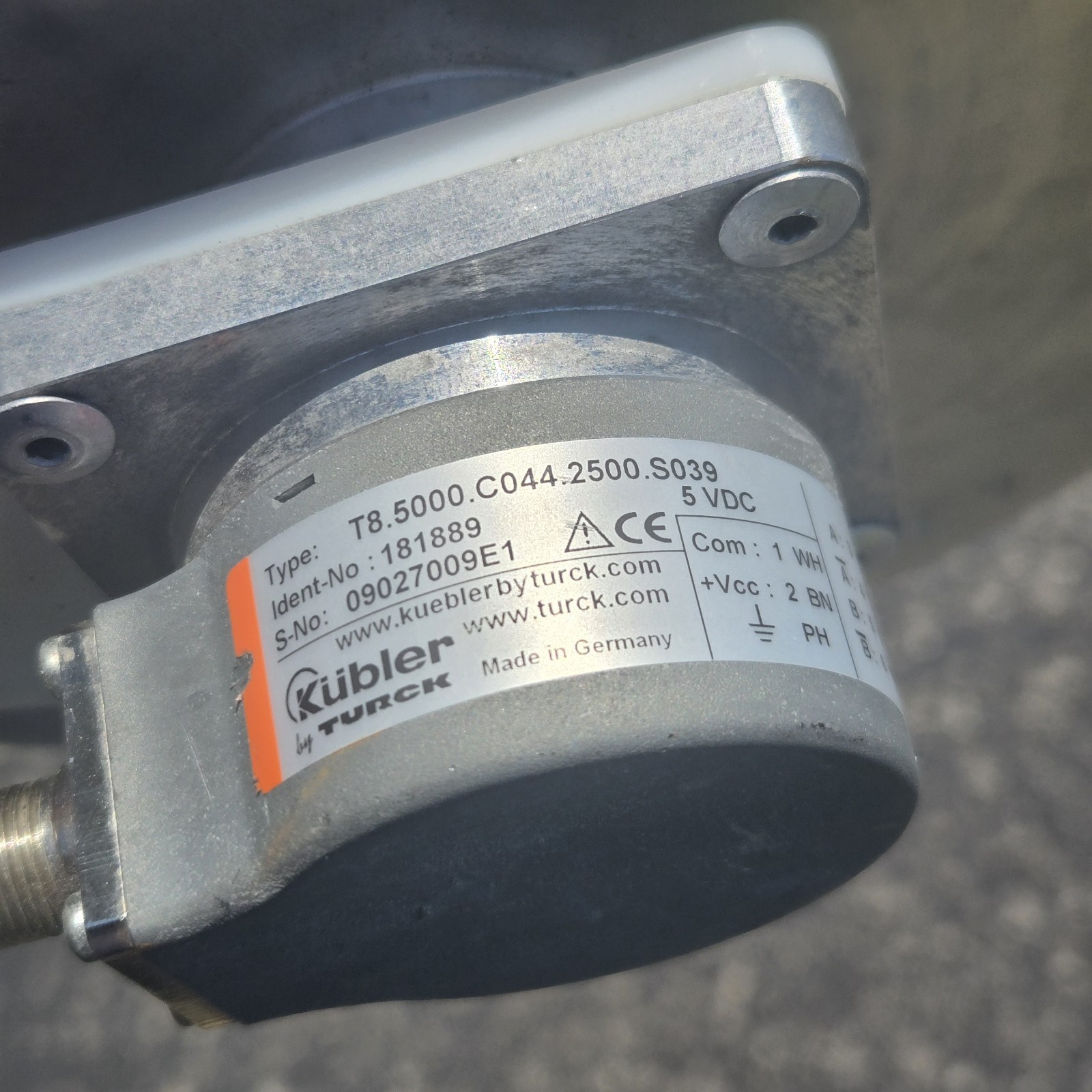KUBLER Turck T8.5000.C044.2500.S039 Incremental Shaft Encoder