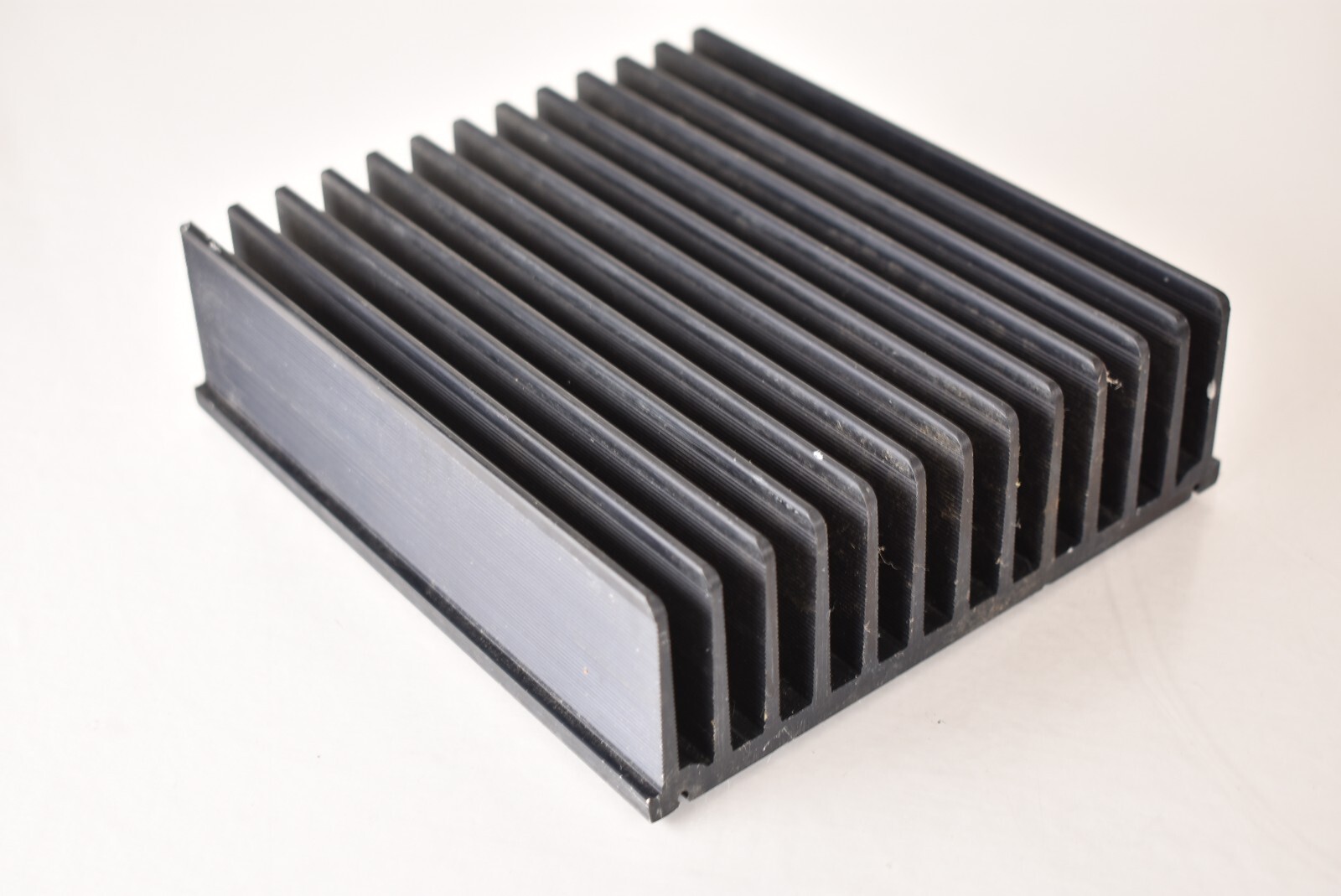 163mm x 145mm x 45mm Large Aluminum Heat Sink Radiator Power Amplifier -Black-