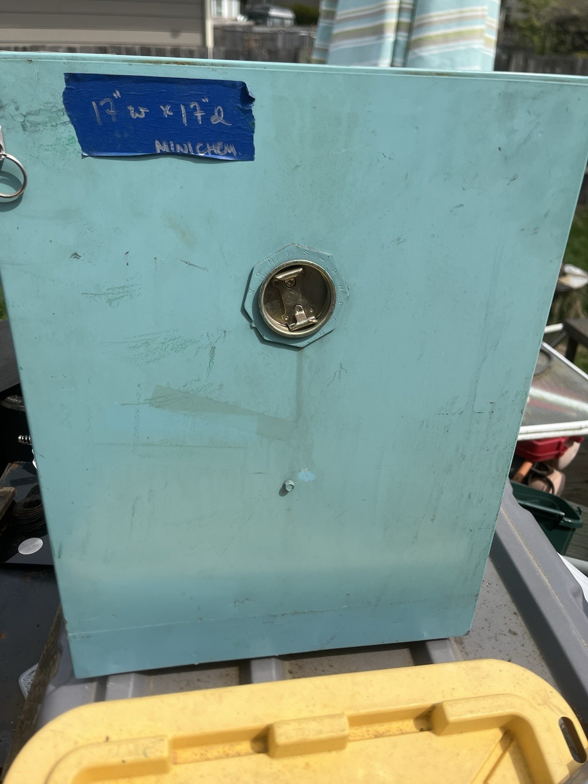 1 USED JUSTRITE 25042B 4-GAL ACID AND CORROSIVES CABINET