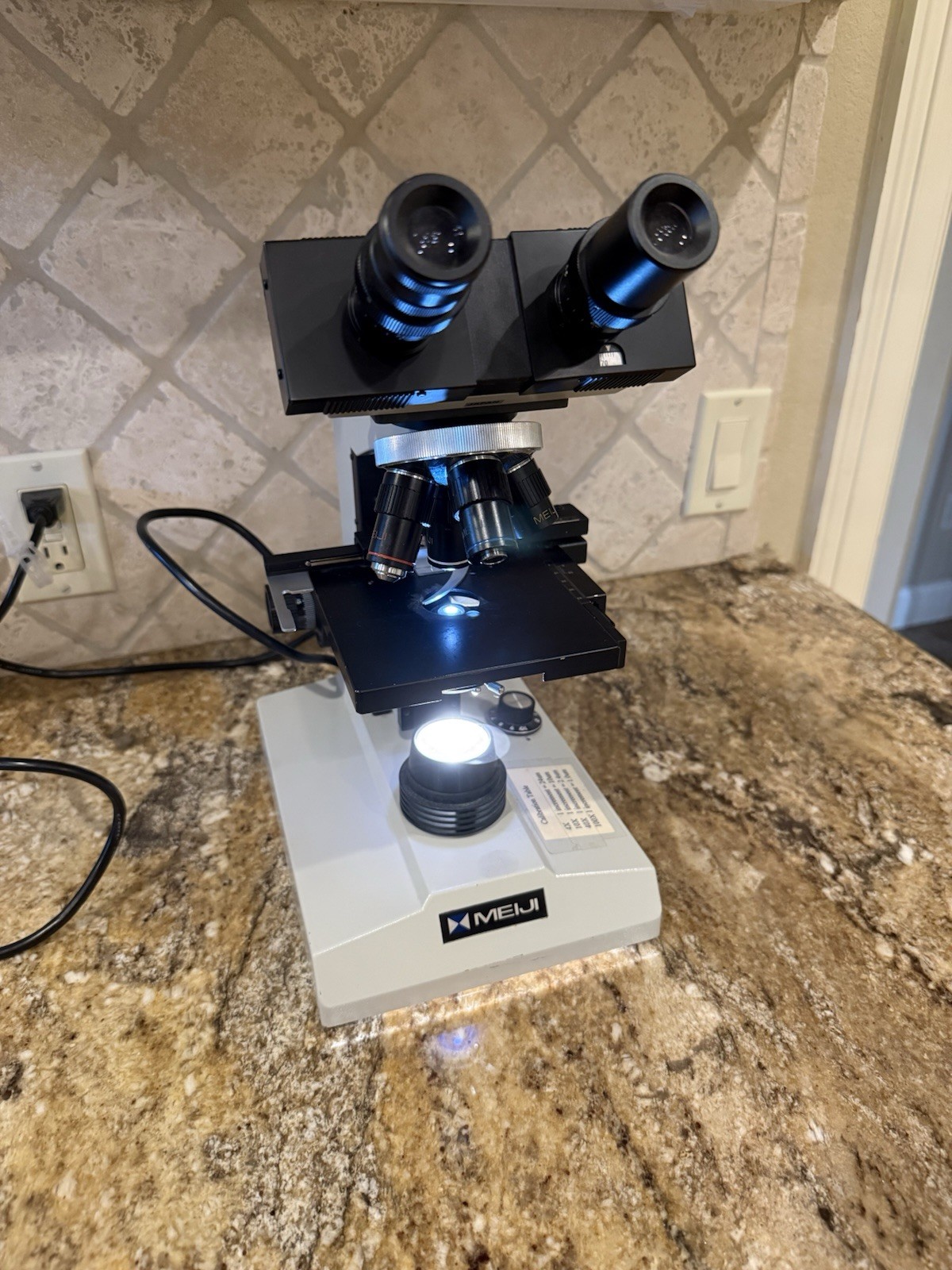Meiji ML2000 Binocular Microscope 4x 10x 40x 100x Japan Mechanical Stage