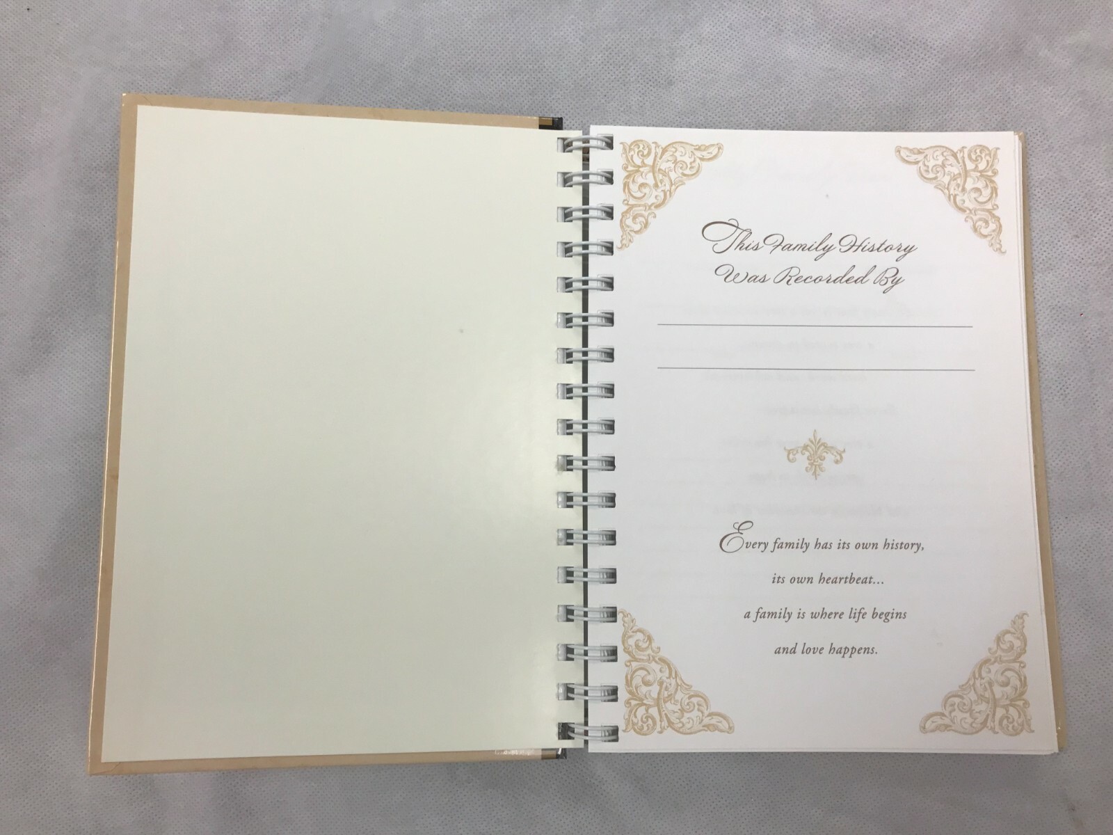 Hallmark «MY FAMILY HISTORY» Journal Record Fondest Memories Mint Condition