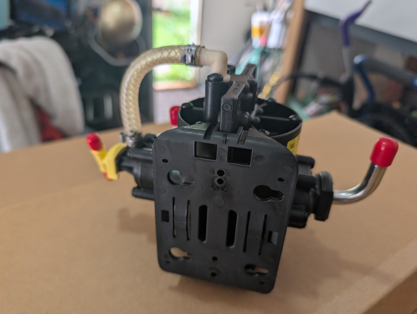 SHURFLO Gas Single Diaphragm Pump 2.3 GPM 85 psi 1/4″ Poly 166-296-07