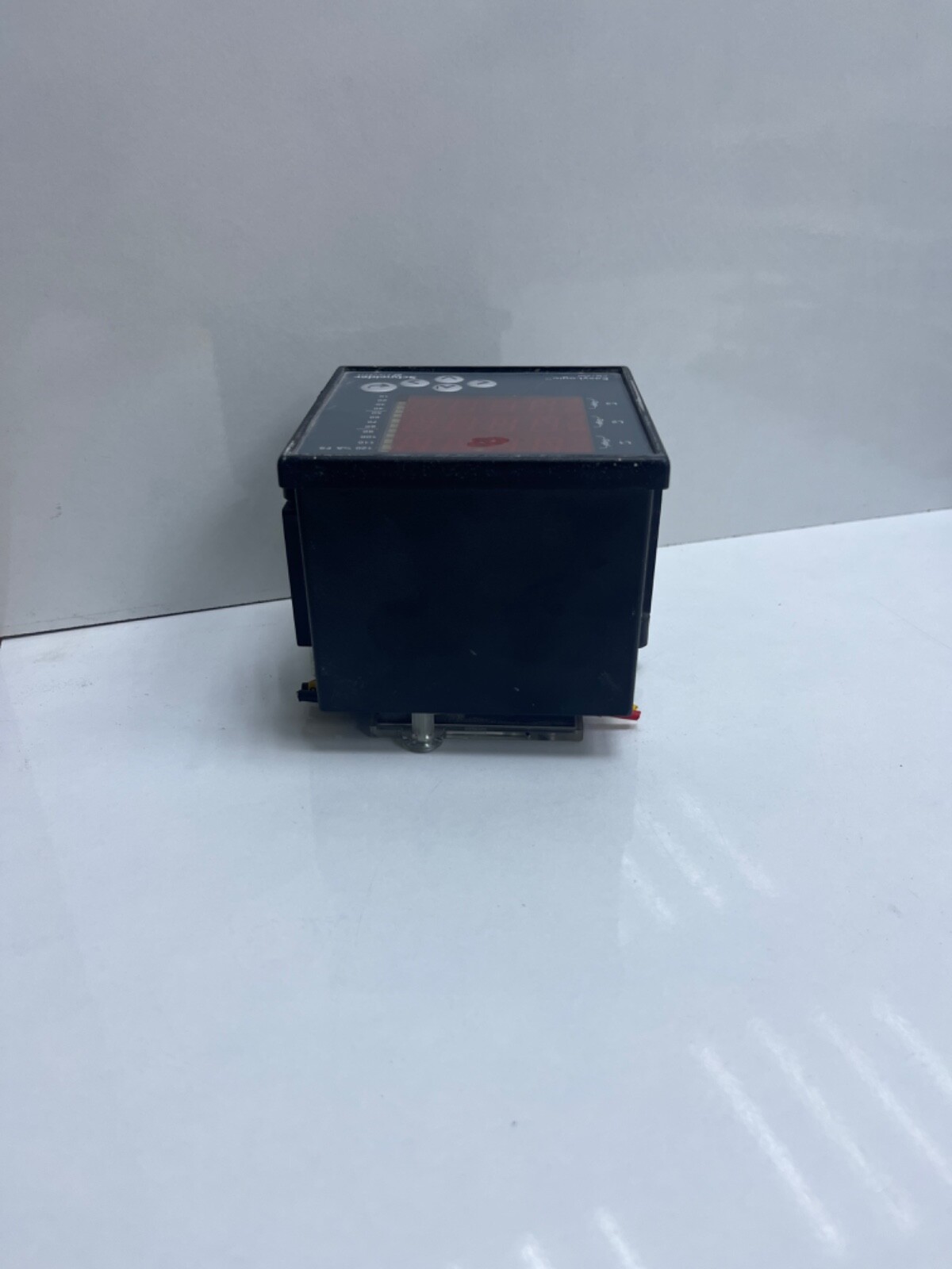 Schneider EasyLogic PM1200.