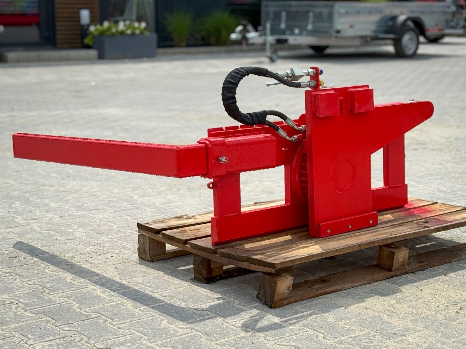Crate turning device for forklift with holding arm FEM2 ISO2 pallet turner lathe