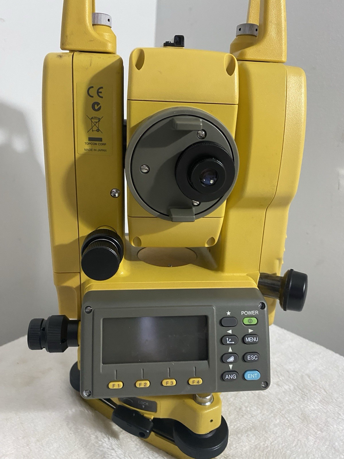 TOPCON GTS-233W ( GTS-230W Series) 3” Electronic Total Station W/ Case & Charger
