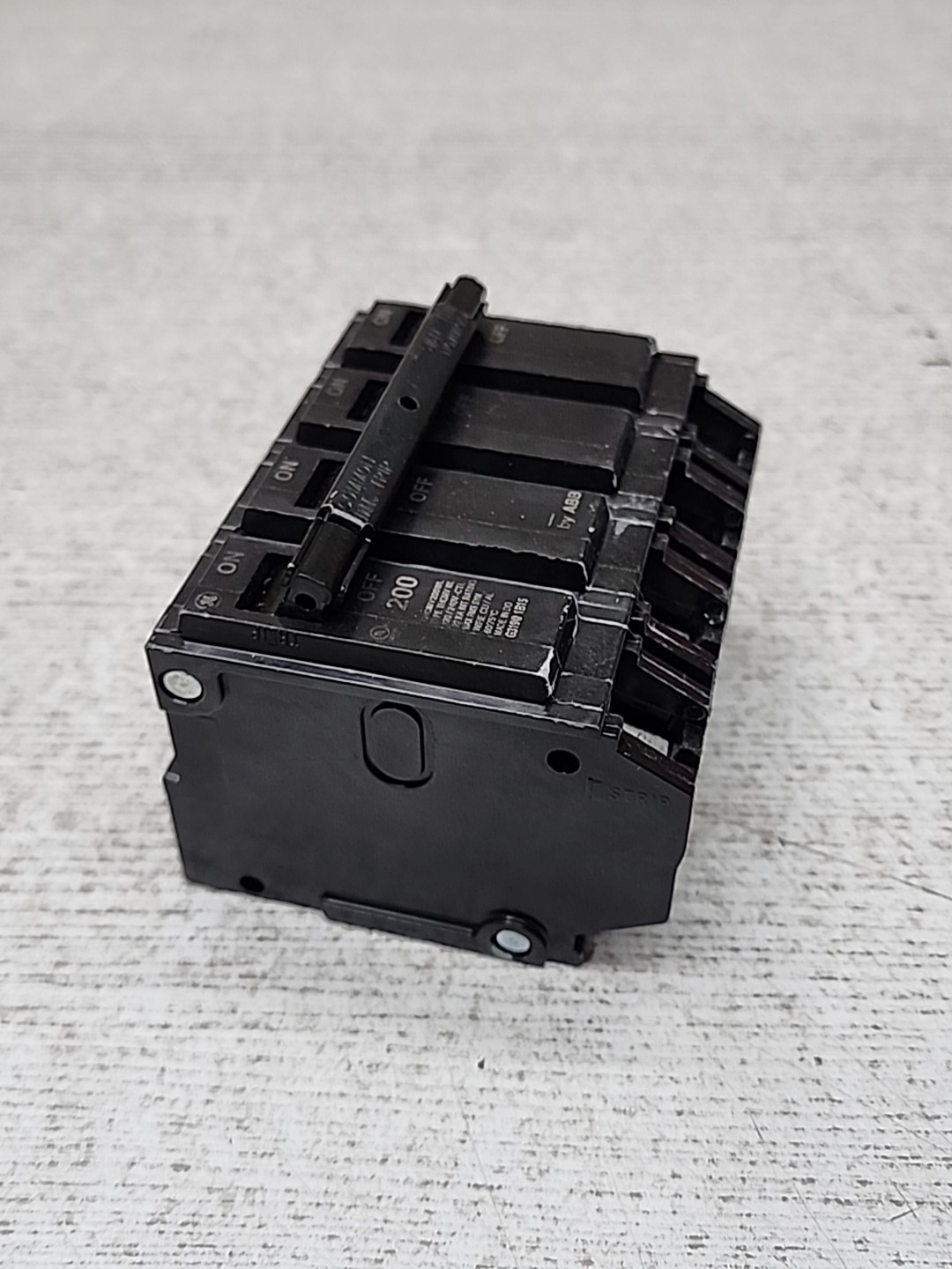 GE THQMV200WL 200 Amp 120/240 Volt 2-Pole Plug-In Mount  Main Circuit Breaker