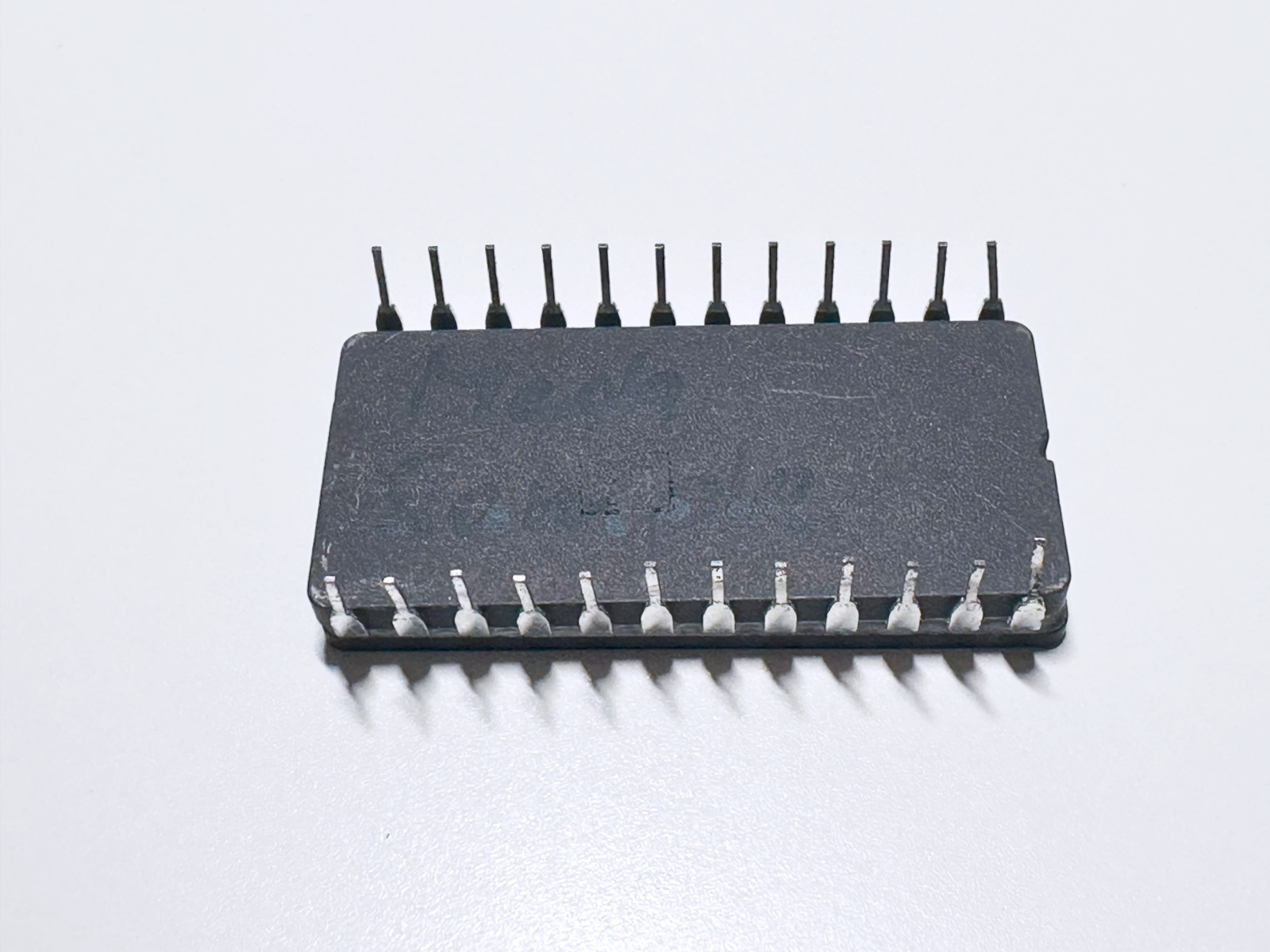 1X MB8417-20L Fujitsu Static RAM 16K SRAM 2Kx8bit Memory IC 200ns Ceramic CDIP24