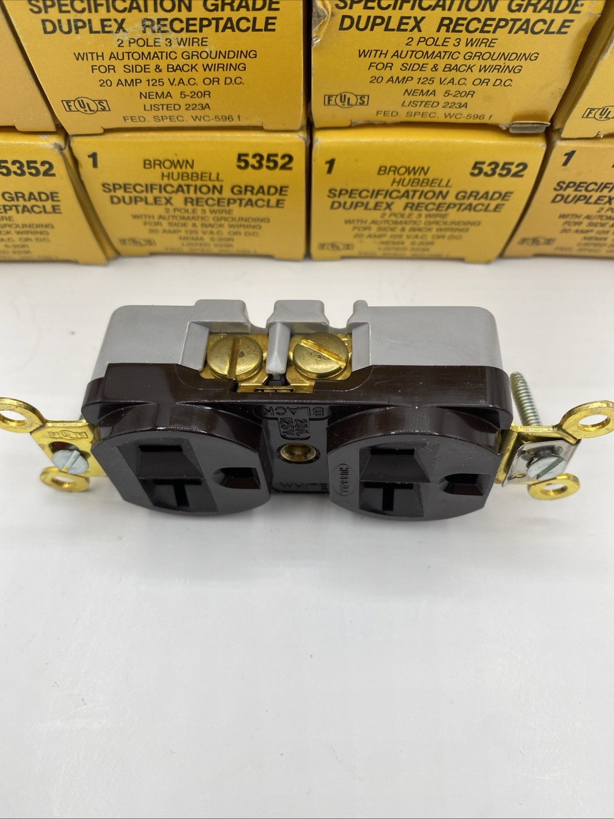 Hubbell 5352 Duplex Outlet LOT OF 10 Brown Spec Grade 20A 125V AC or DC 3 Wire