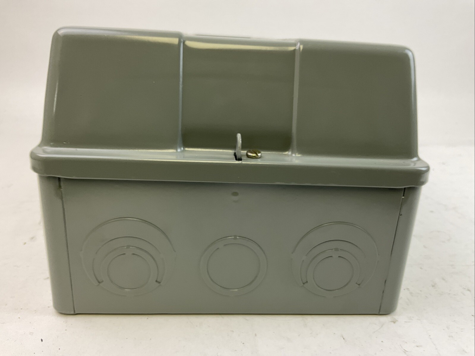 SQUARE D 8502 SDG2V03 SER A AC MAGNETIC NEMA RATED CONTACTOR IN TYPE 1 ENCLOSURE